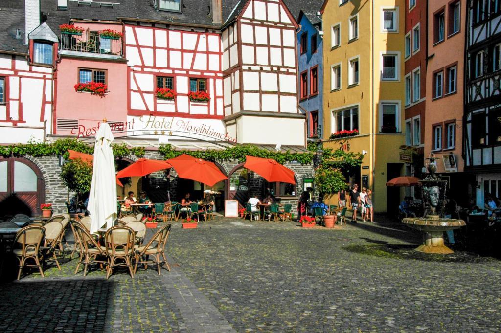 Hotel-Restaurant Moselbluemchen Bernkastel-Kues Exterior photo